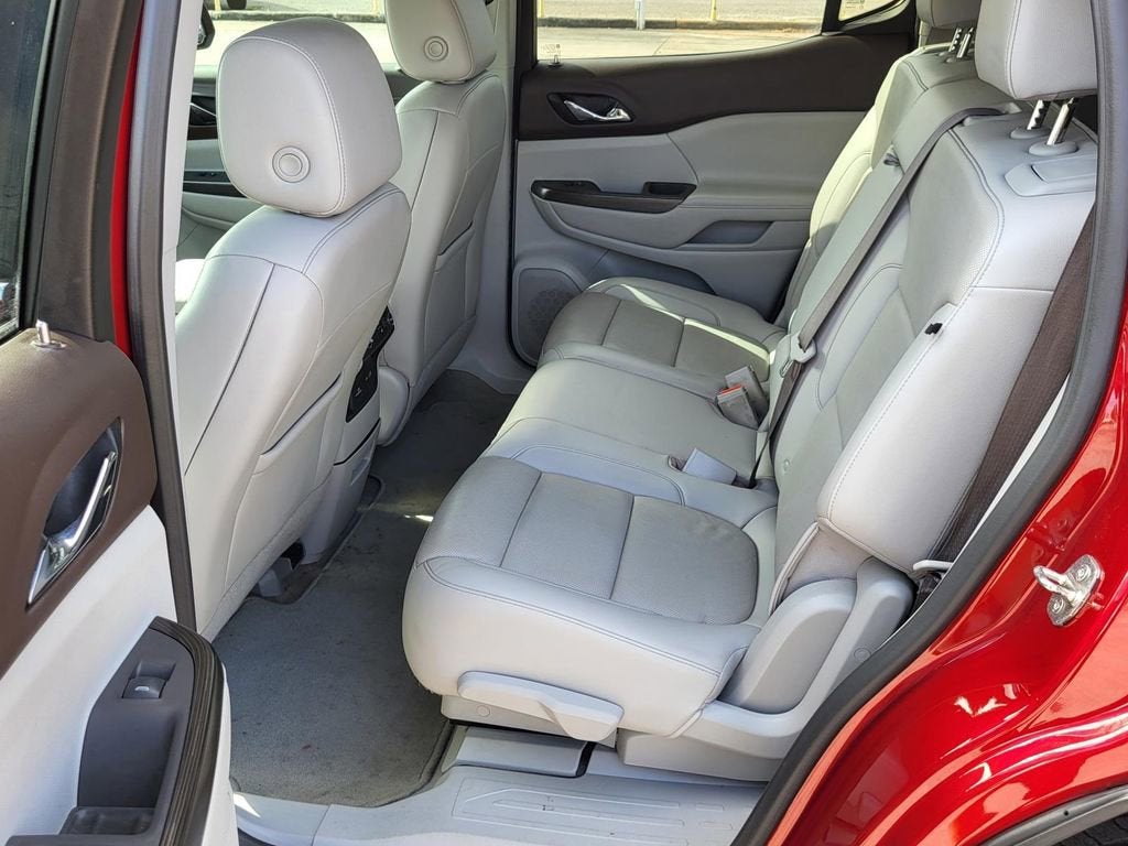 2022 GMC Acadia SLT