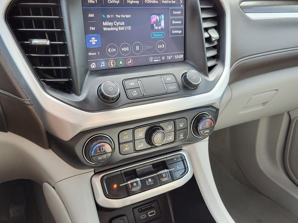 2022 GMC Acadia SLT