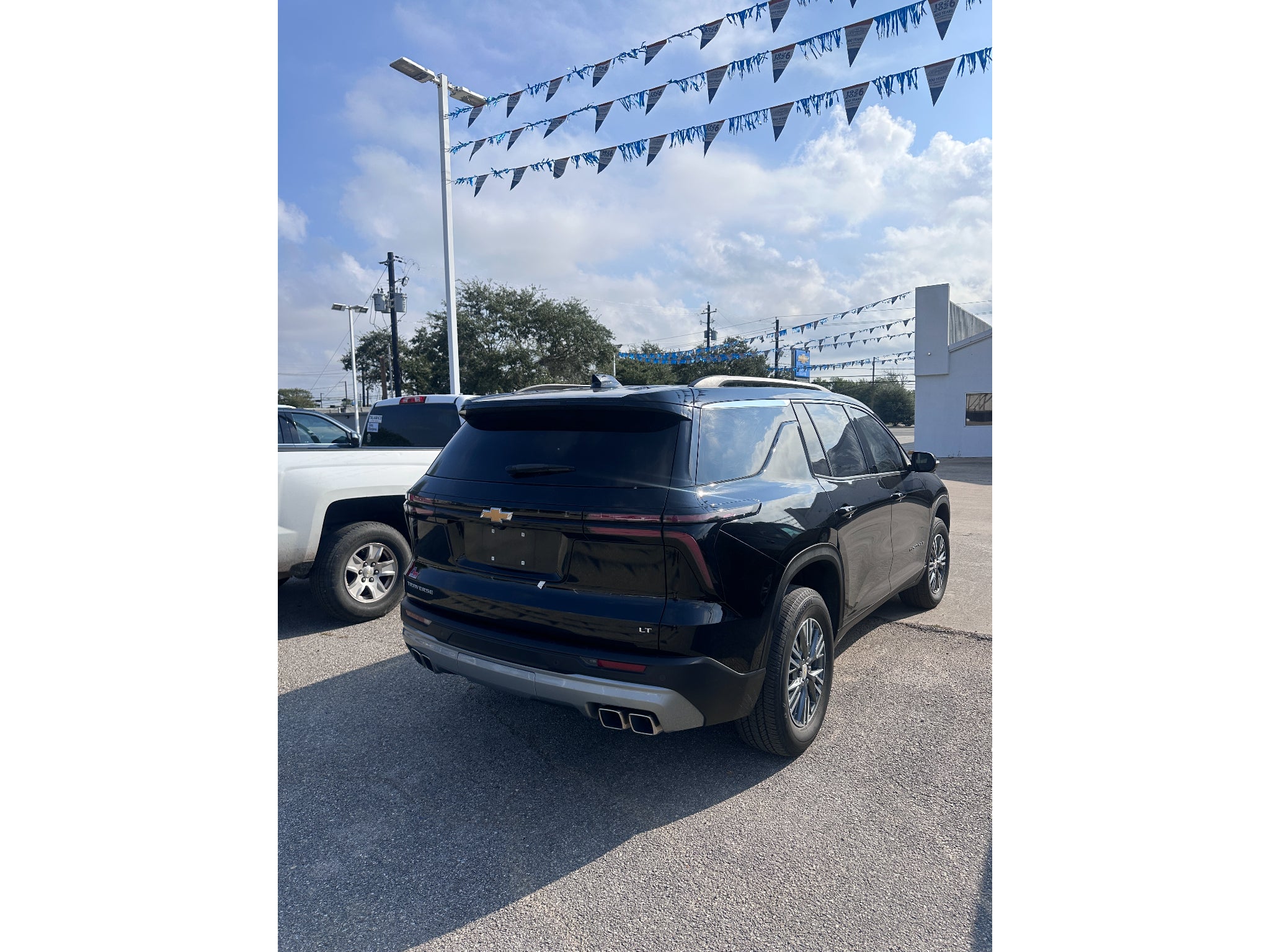 2024 Chevrolet Traverse LT