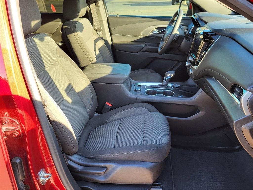 2022 Chevrolet Traverse LT Cloth