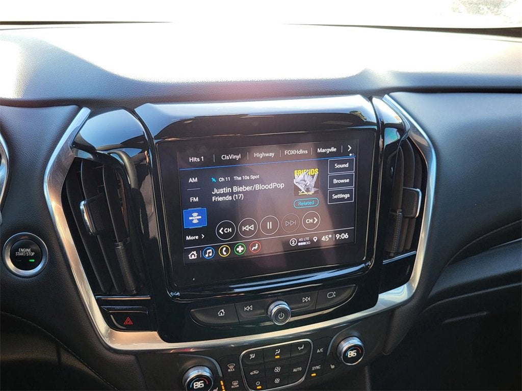 2022 Chevrolet Traverse LT Cloth