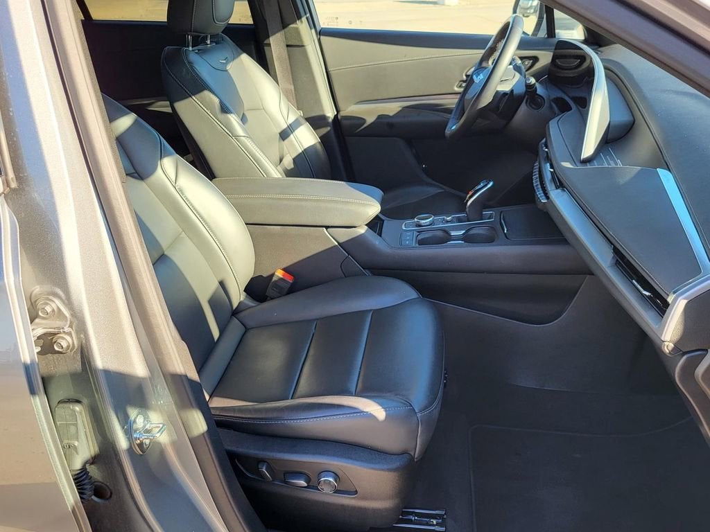 2025 Cadillac XT4 Premium Luxury