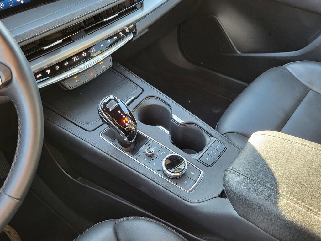 2025 Cadillac XT4 Premium Luxury