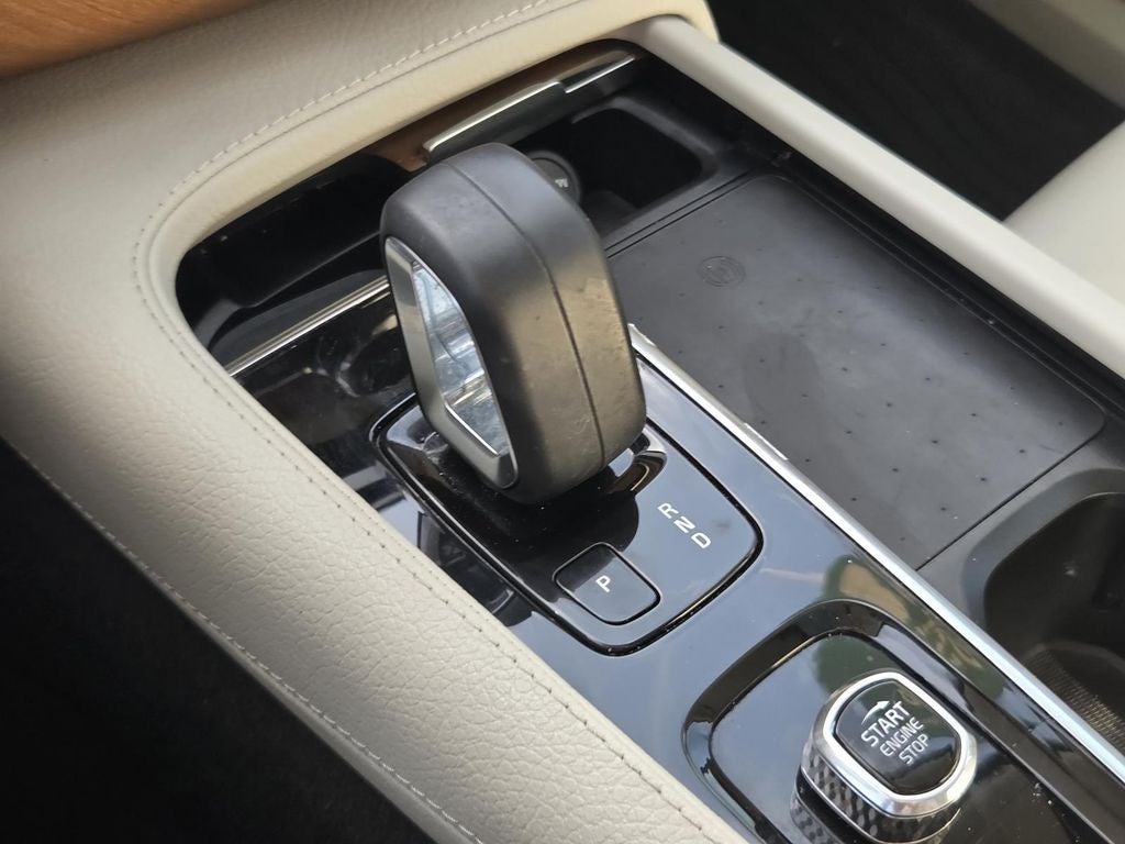 2022 Volvo XC90 Recharge Plug-In Hybrid T8 Inscription Expression Extended Range 6P