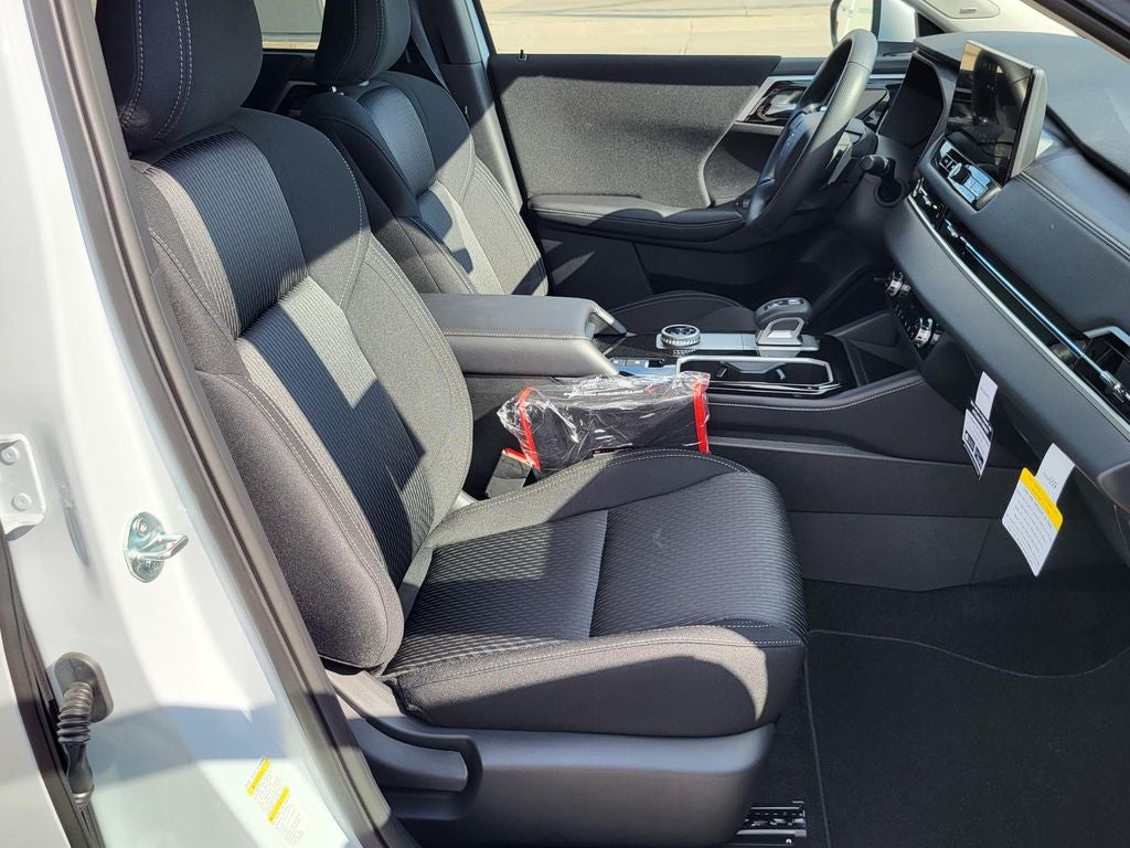 2026 Mitsubishi Outlander ES