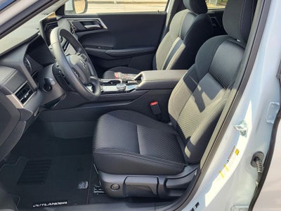 2026 Mitsubishi Outlander ES