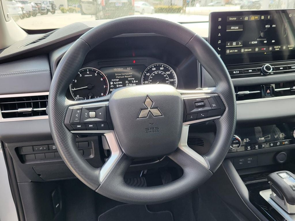2026 Mitsubishi Outlander ES