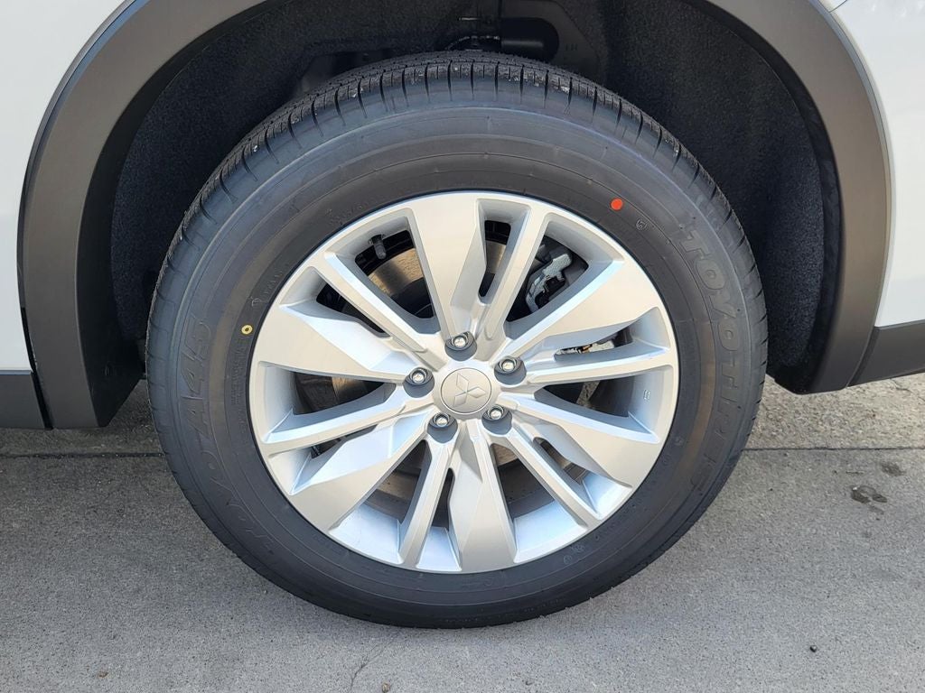 2026 Mitsubishi Outlander ES