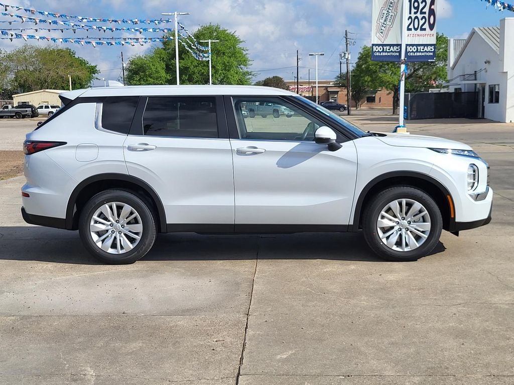 2026 Mitsubishi Outlander ES