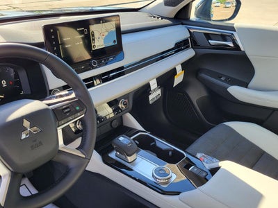 2026 Mitsubishi Outlander SE