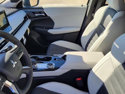 2026 Mitsubishi Outlander SE