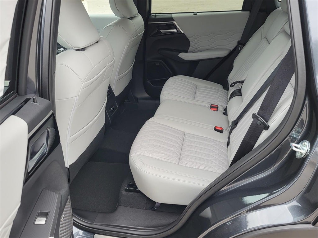 2026 Mitsubishi Outlander SEL