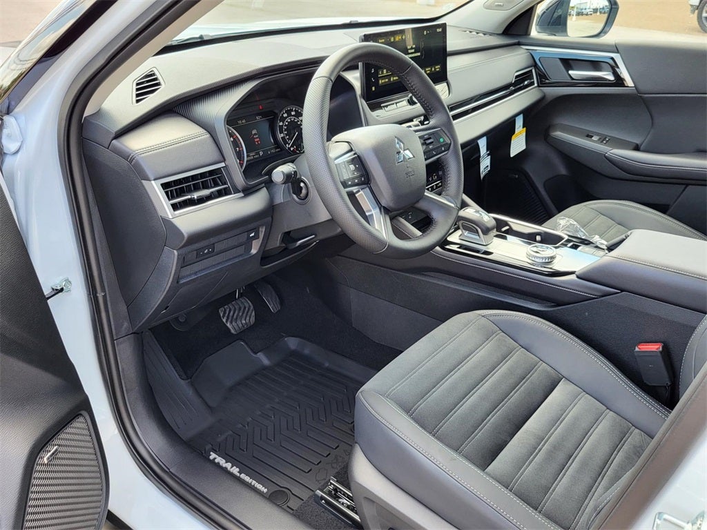 2025 Mitsubishi Outlander Trail Edition