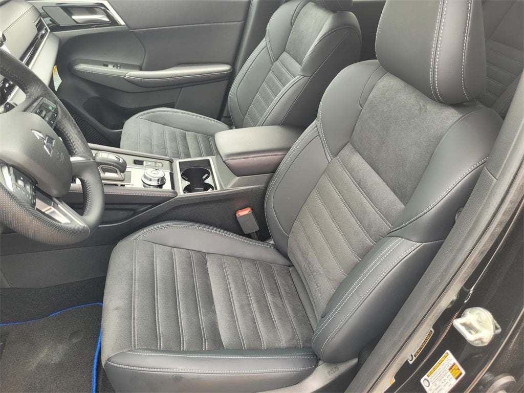 2024 Mitsubishi Outlander PHEV SE